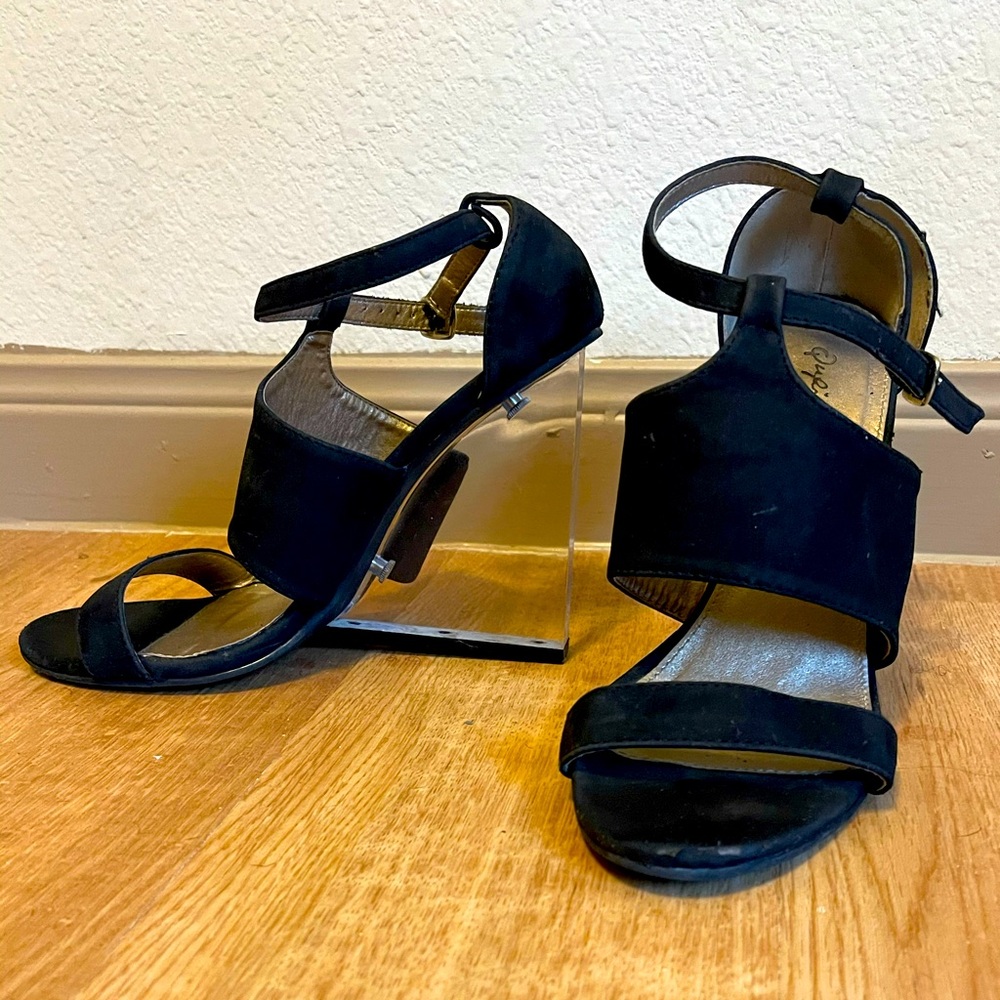 Black and acrylic wedge shoe size 8